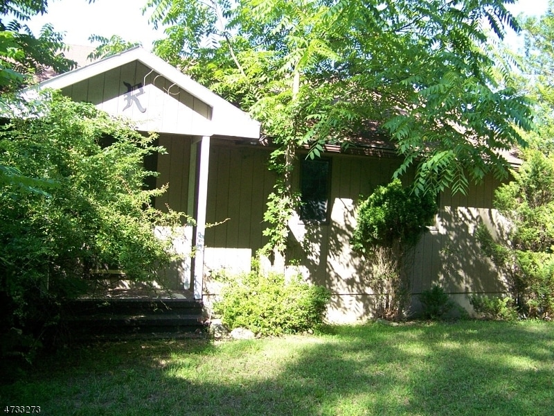 64 Spring Ln, Washington, NJ 07882 - photo 1