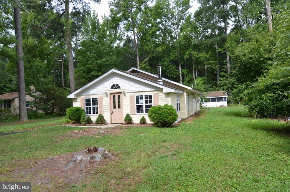 199 Wakefield Dr, Colonial Beach, VA 22443 - photo 1