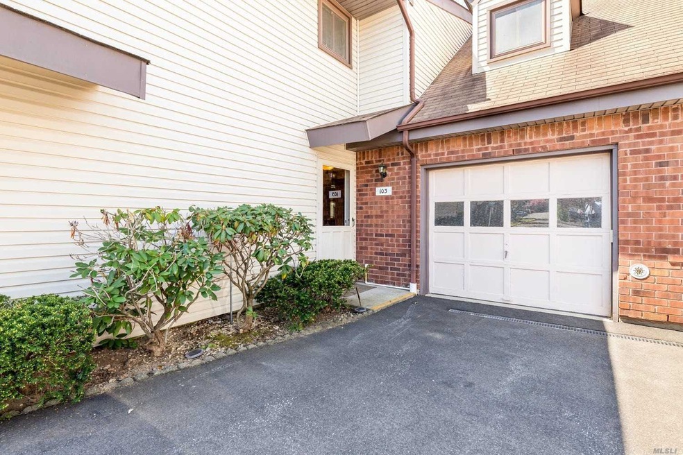 103 Cambridge Dr, Copiague, NY 11726 - photo 1