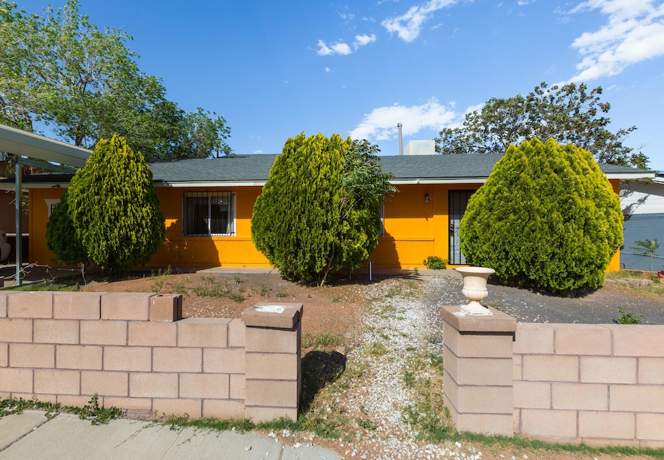 1520 Elfego Baca Dr SW unit 2, Albuquerque, NM 87121 - photo 1