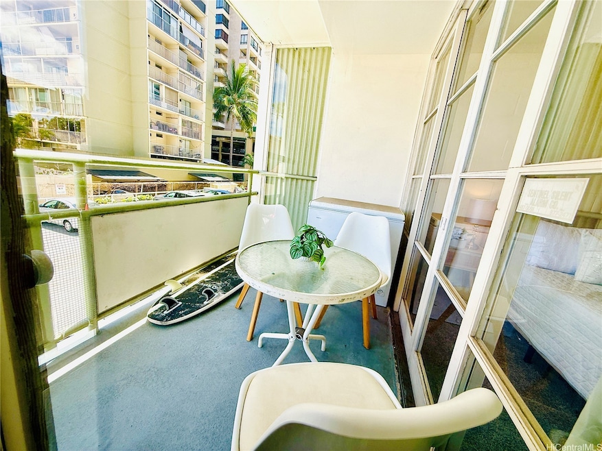 Rosalei Condominiums unit 212, Honolulu, HI 96815 - photo 1