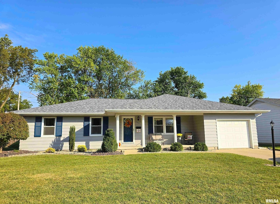 1782 Frazier Ave, Centralia, IL 62801 - photo 1