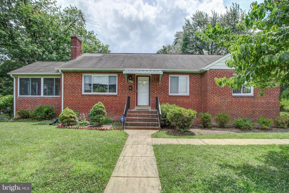 6035 Vista Dr, Falls Church, VA 22041 - photo 1