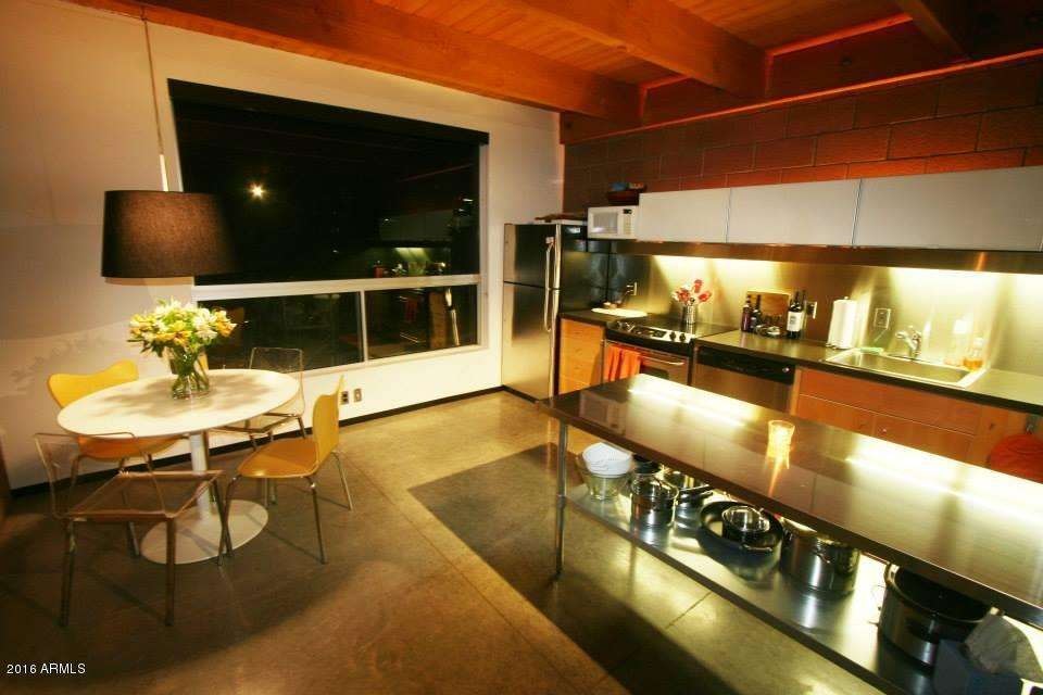 R11 - Kitchen