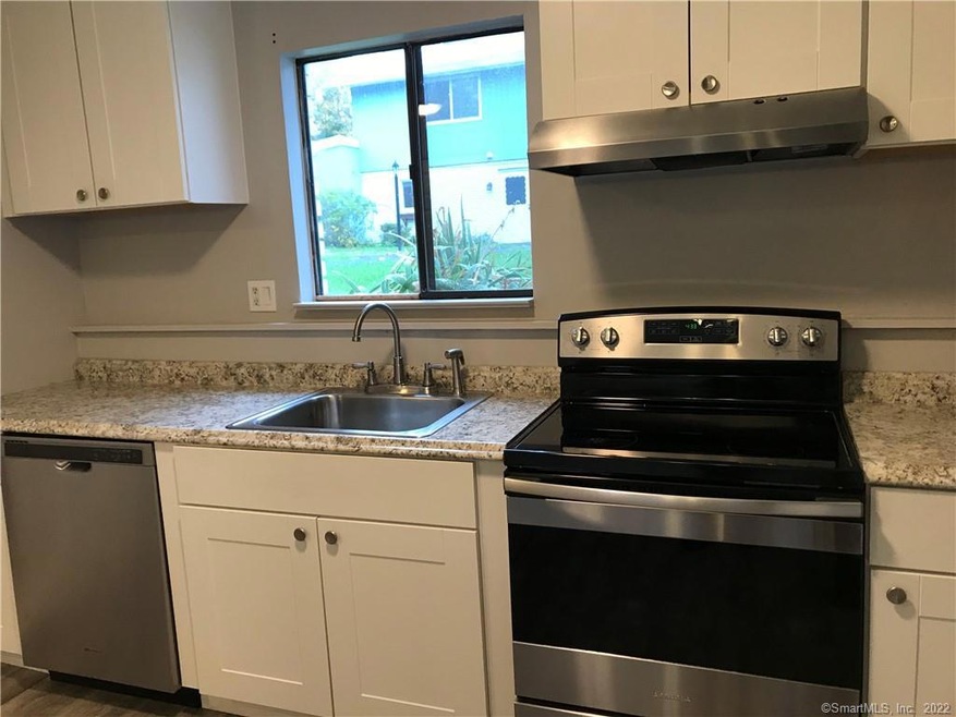 Neat and pristine 2 BR Townhouse