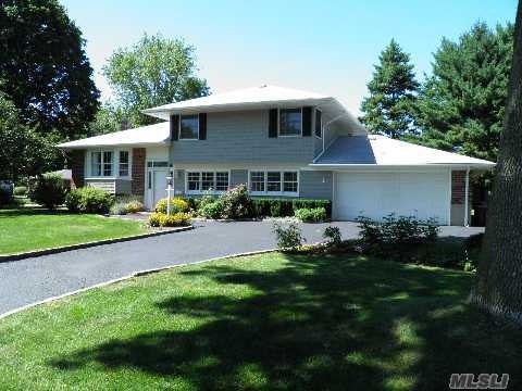 unlisted-address, ComMacK, NY 11725 - photo 1
