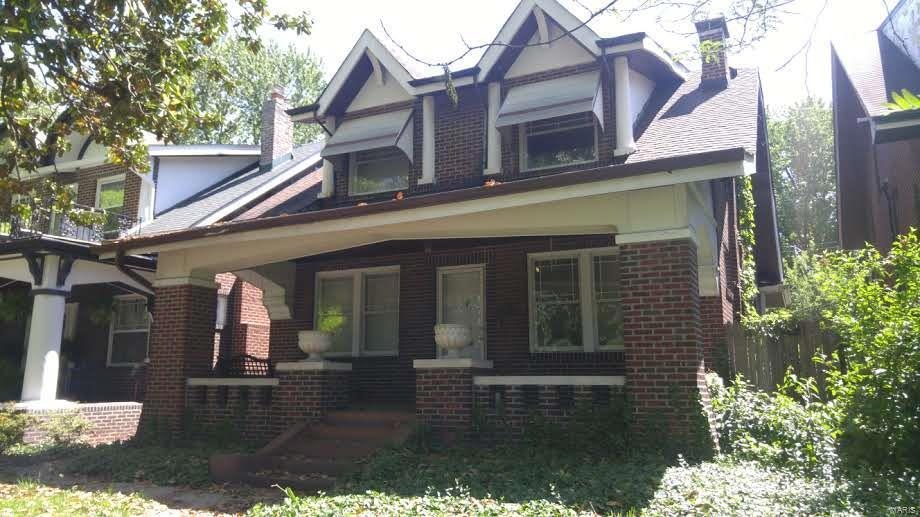 2622 Gurney Ct, St Louis, MO 63110