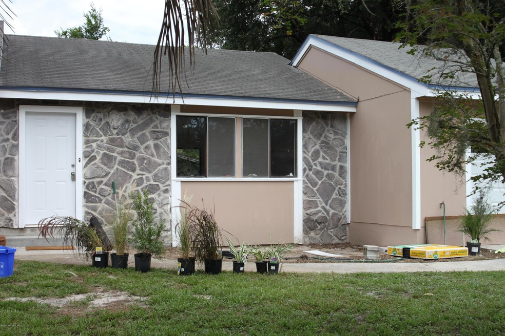 7035 Holiday Hill Ct, Jacksonville, FL 32216 - photo 1