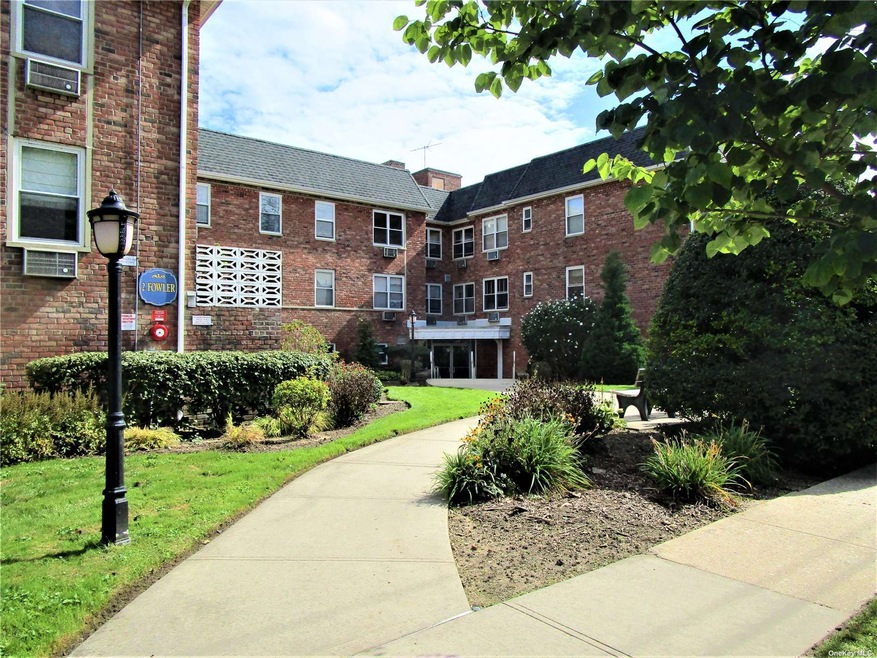 2 Fowler Ave unit 202, Lynbrook, NY 11563 - photo 1