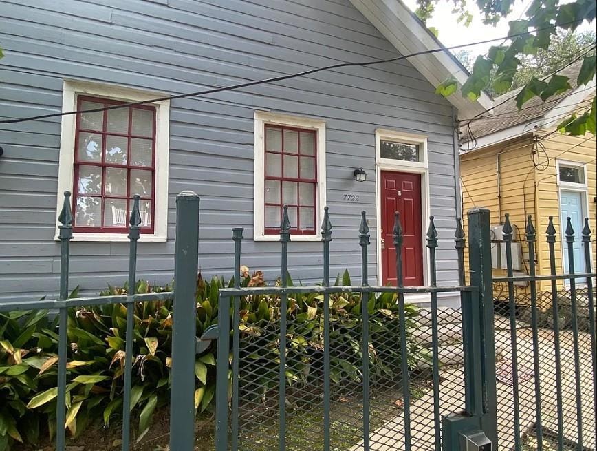 7722 Oak St, New Orleans, LA 70118 - photo 1