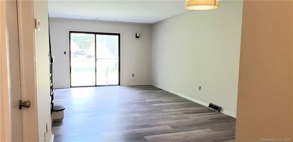 181 Hampton Ct unit 181, Newington, CT 06111 - photo 1