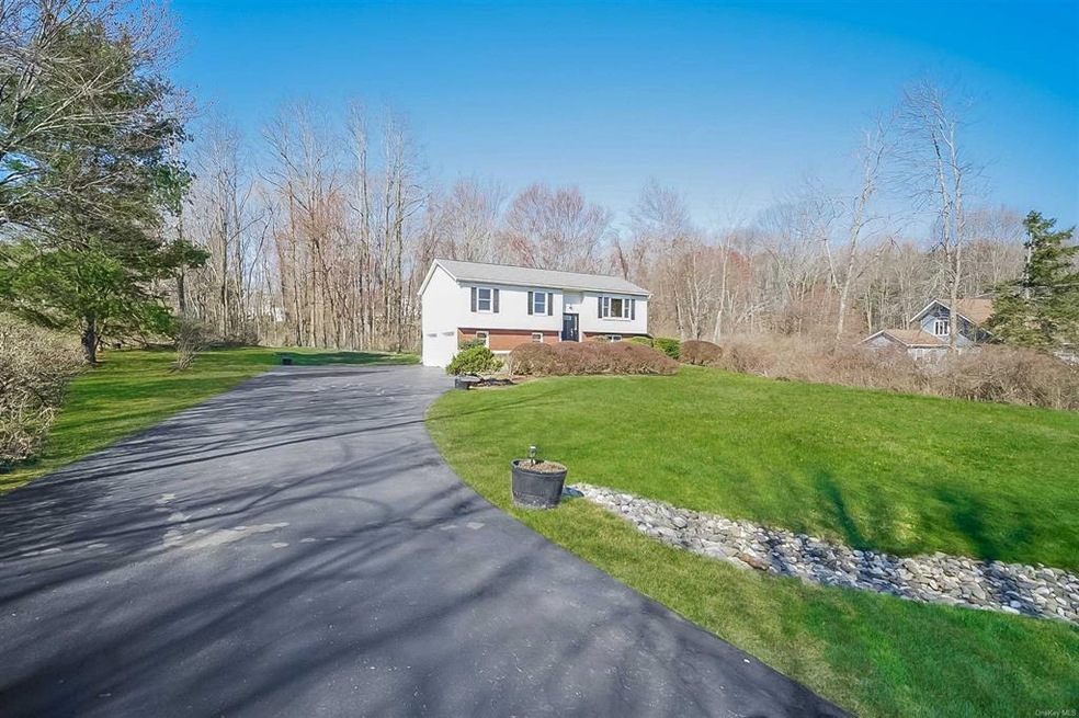 1 Dill Ln, Poughkeepsie, NY 12601 - photo 1