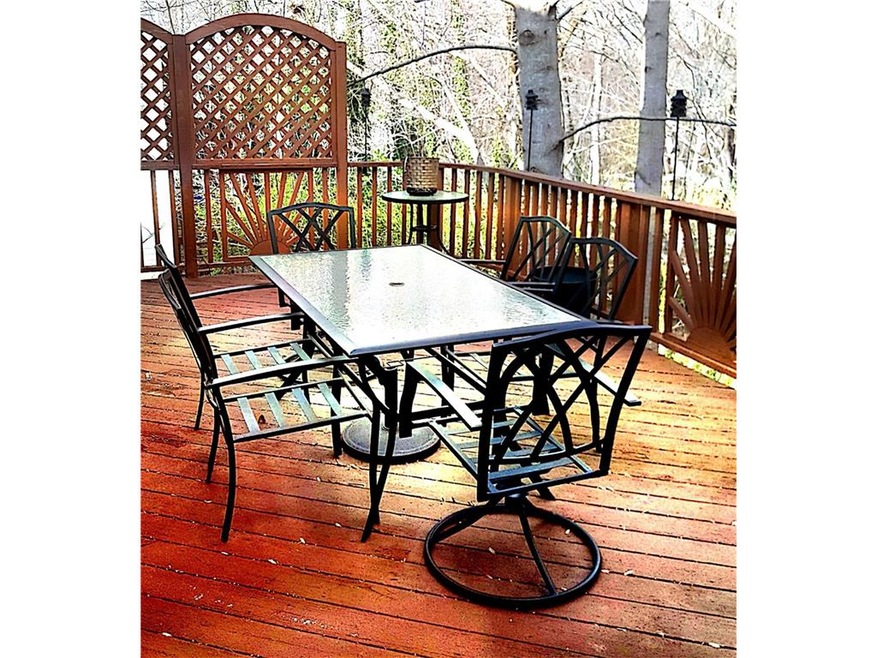 5040 Huntshire Ln SW, Lilburn, GA 30047 - photo 1