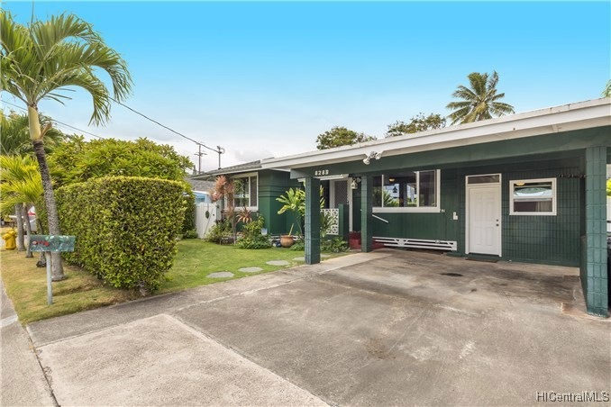 Front of home on private, quiet cul-de-sac