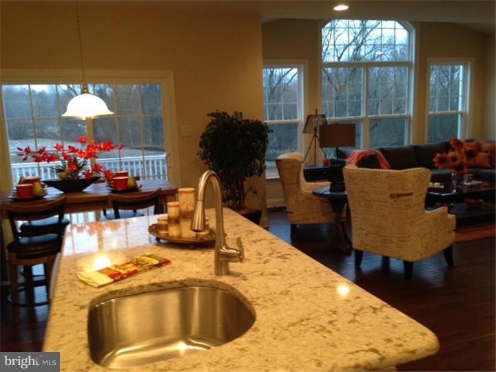 28 Sandy Run Cir, Fort Washington, PA 19034 - photo 1