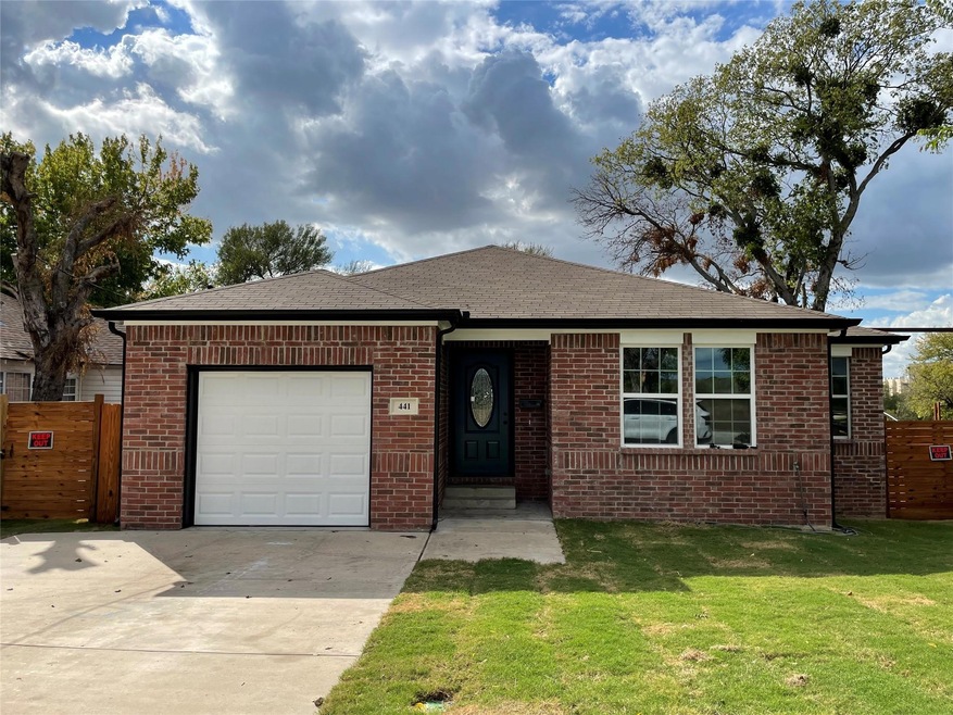 441 NE 5th St, Grand Prairie, TX 75050 - photo 1