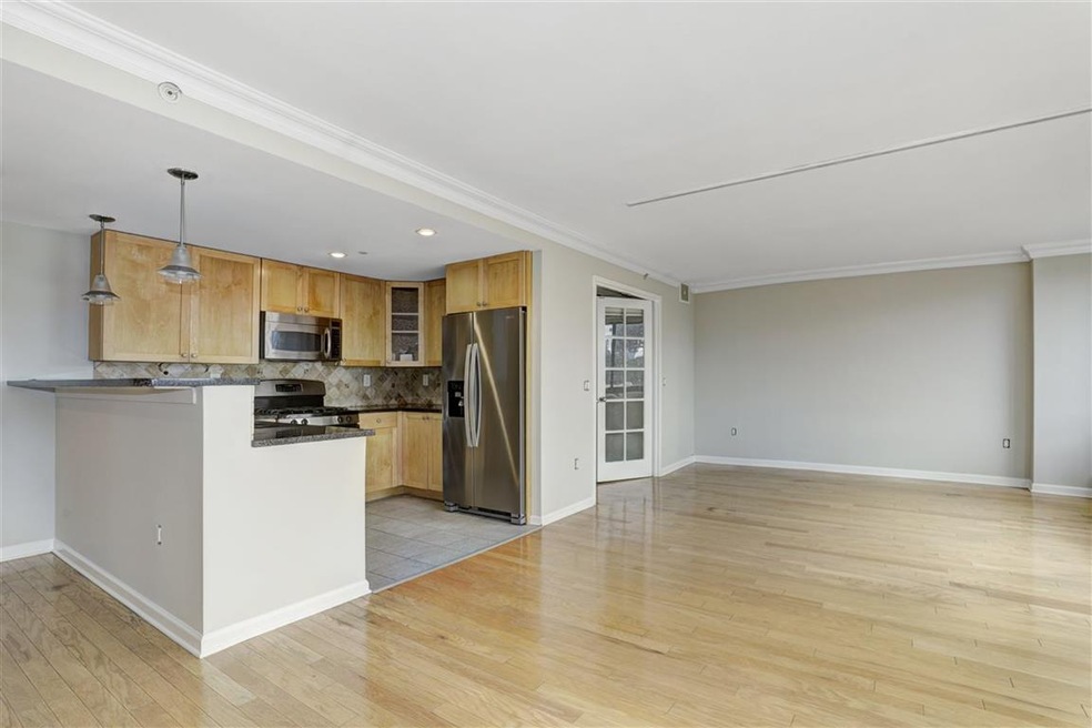 700 Grove St unit 3P, Jersey City, NJ 07310 - photo 1