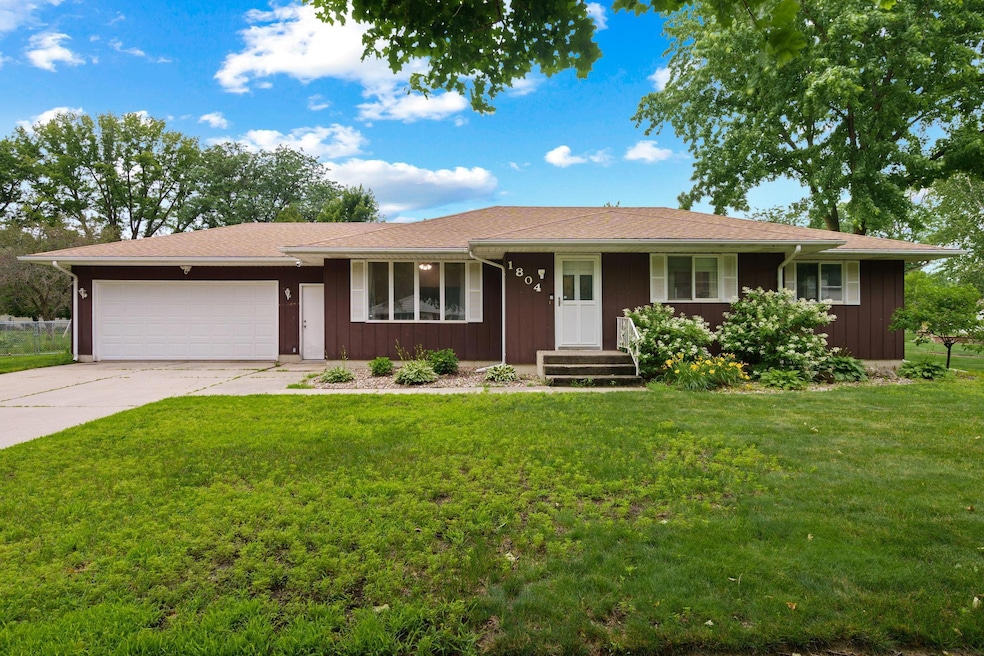1804 10th St SW, Austin, MN 55912 - photo 1