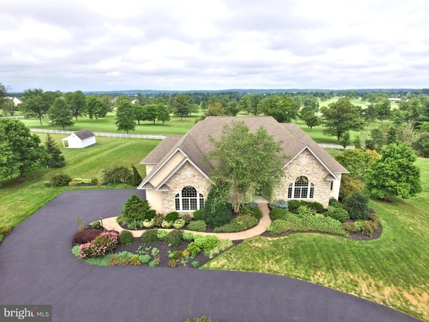 615 Fairway Dr, Telford, PA 18969 - photo 1