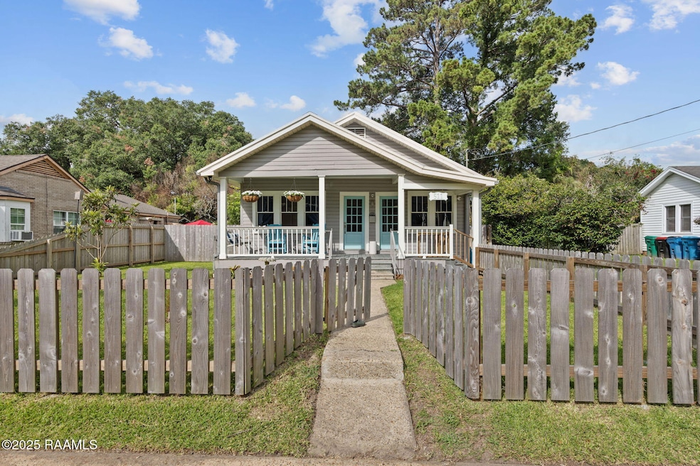 4-web-or-mls- 511 St Joseph St-4