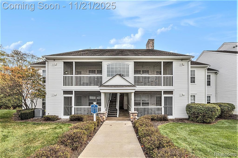 2728 S Knightsbridge Cir unit 50, Ann Arbor, MI 48105 - photo 1