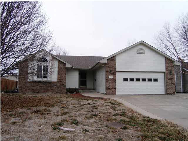 Welcoming Mulvane Ranch Home!