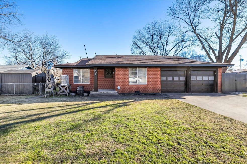 709 Lilly St, Cleburne, TX 76033 - photo 1