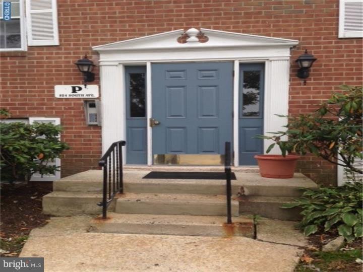 824 South Ave unit P4, Secane, PA 19018 - photo 1