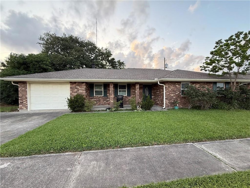 3412 Rosetta Dr, Chalmette, LA 70043 - photo 1