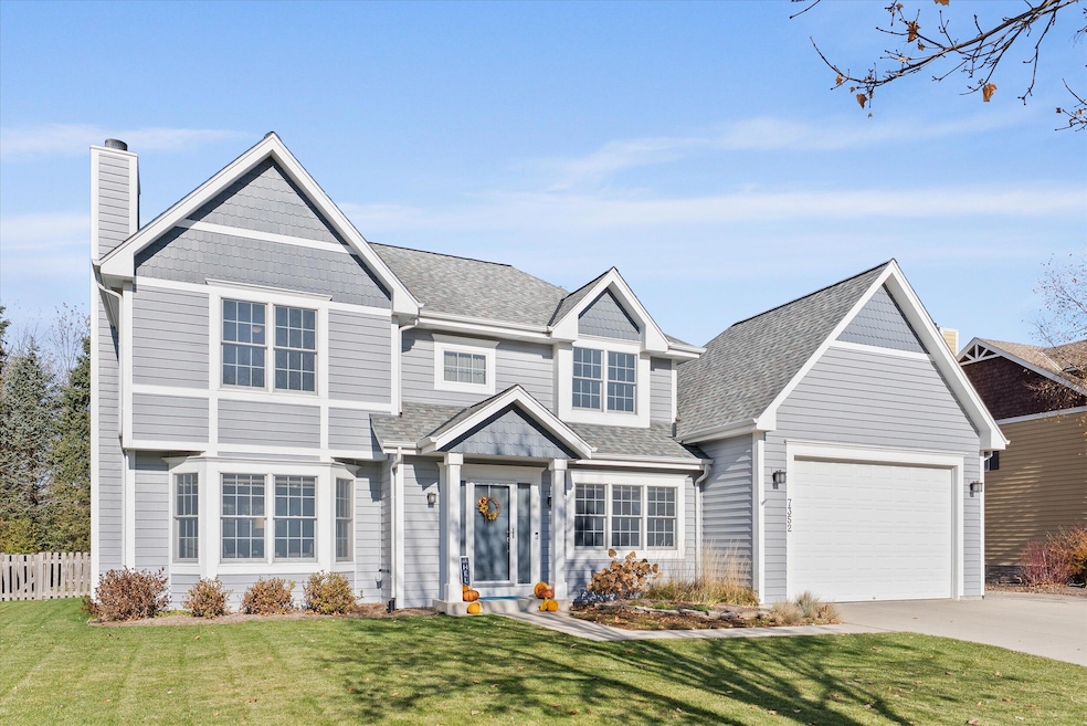 N42W7352 W Pointe Ct, Cedarburg, WI 53012 - photo 1