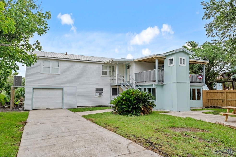 124 Cedar Ln, Grand Isle, LA 70358 - photo 1