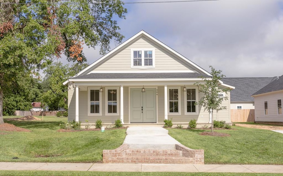 204 Lester St, Thomasville, GA 31792 - photo 1