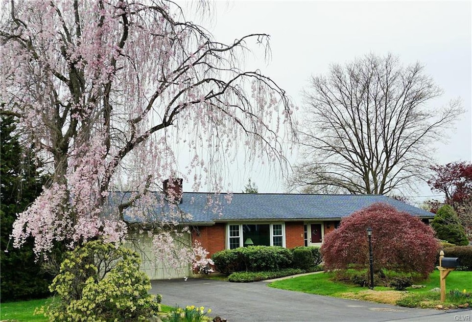 3610 Southwood Dr, Easton, PA 18045 - photo 1