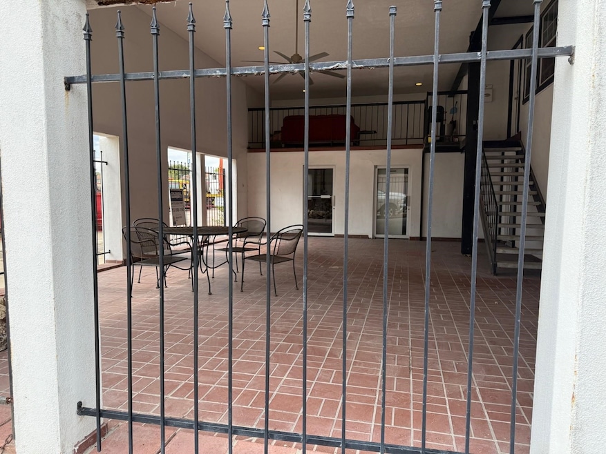 400 W Texas Ave unit 6, Baytown, TX 77520 - photo 1