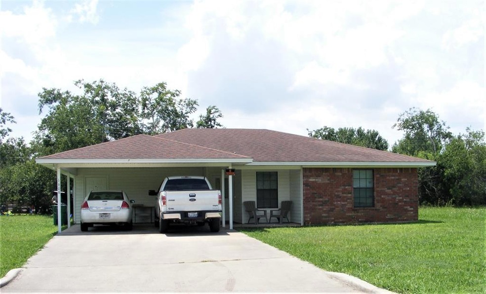 1600 Moss St, Gainesville, TX 76240 - photo 1