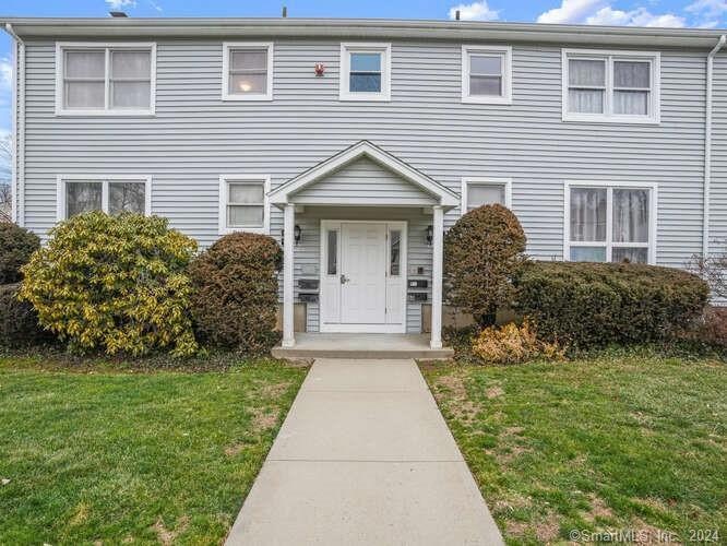 89 Carriage Path S unit 89, Milford, CT 06460 - photo 1