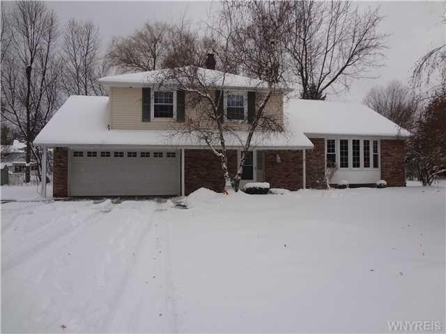 Exterior Front Nicely maintained home in a great n