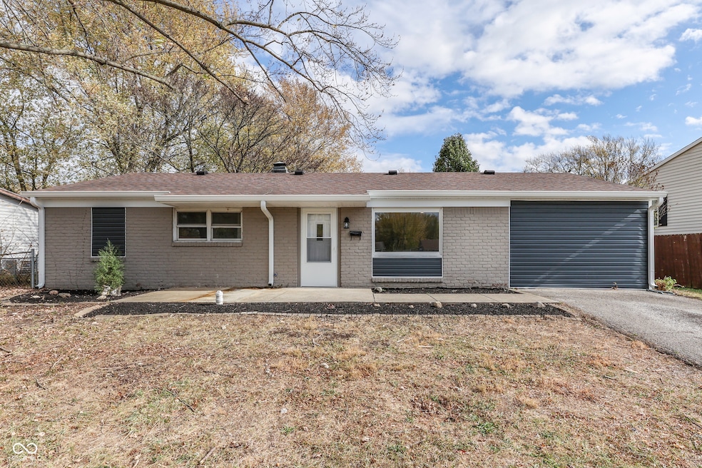 837 Westview Dr, Whiteland, IN 46184 - photo 1