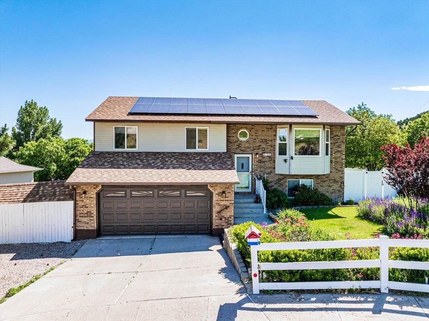 Pending $379,900