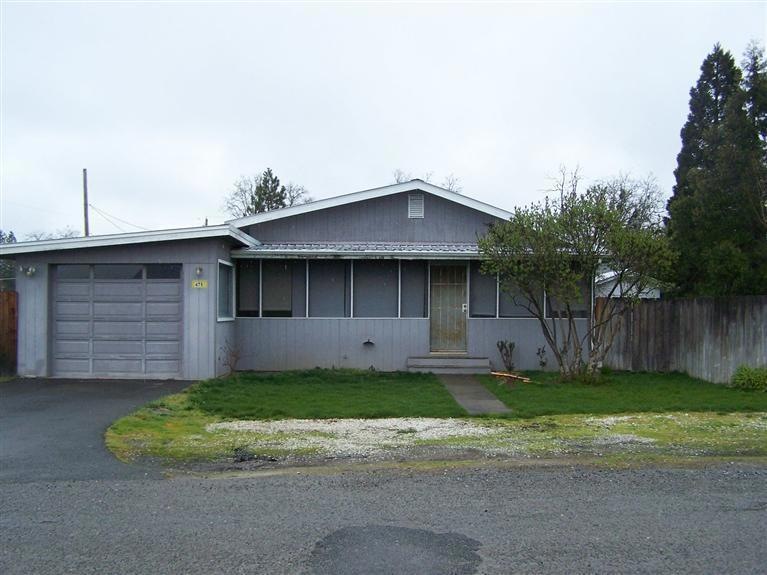 475 Pear St, Merlin, OR 97532 - photo 1