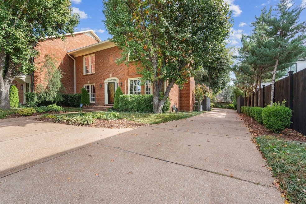 Pending $899,000 • Co-Listing Agent