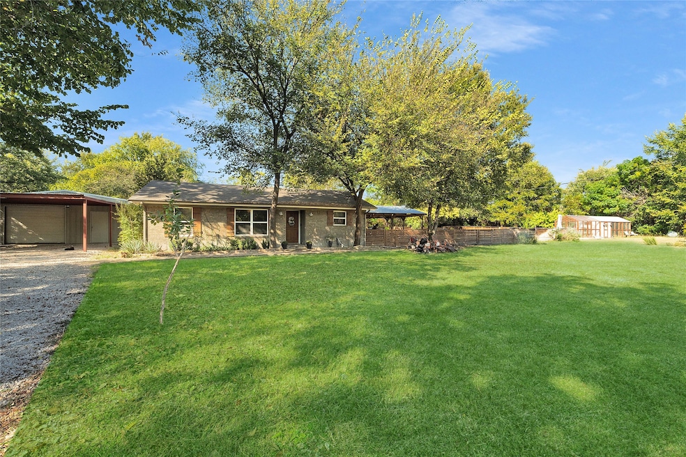 140 Huling Dr, Azle, TX 76020 - photo 1