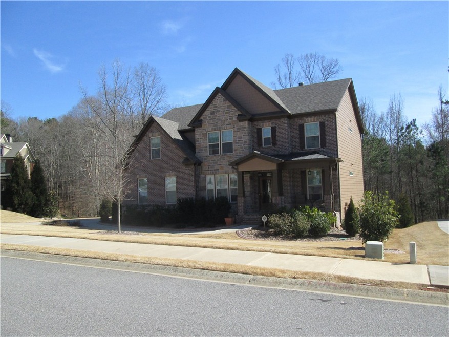 Front of home, Brick, Cul-de-sac, side entry