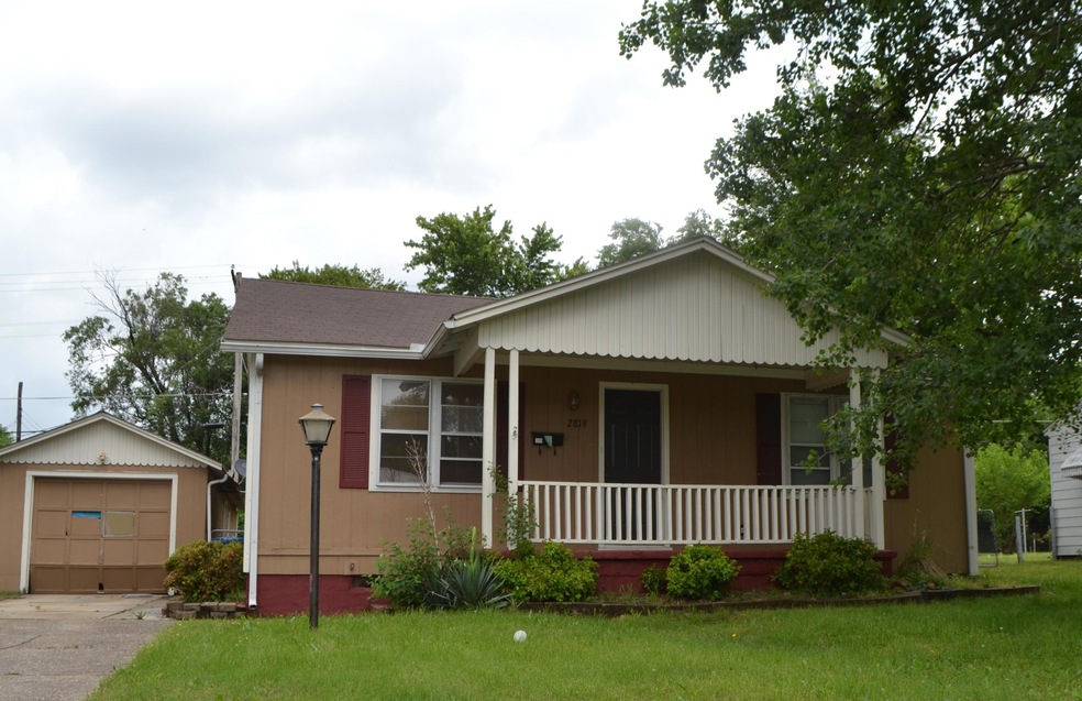 2819E11th_Front