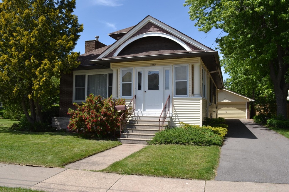 1312 Reed Ave, Oshkosh, WI 54901 - photo 1