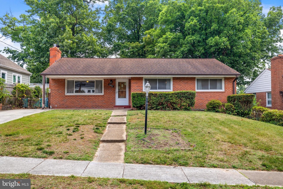 6005 Quintana St, Riverdale, MD 20737 - photo 1