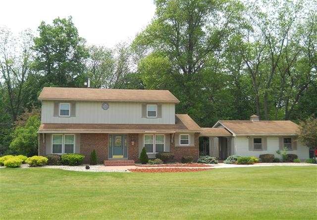 7107 W Maple Grove Rd, Huntington, IN 46750 - photo 1