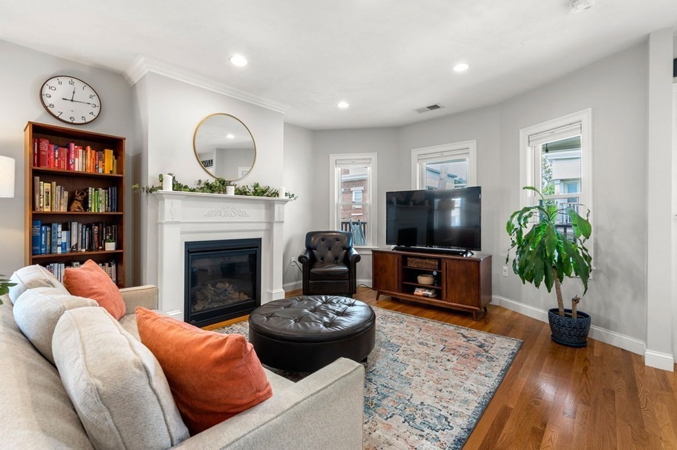 9 Silvey Place unit 3, Somerville, MA 02143 - photo 1