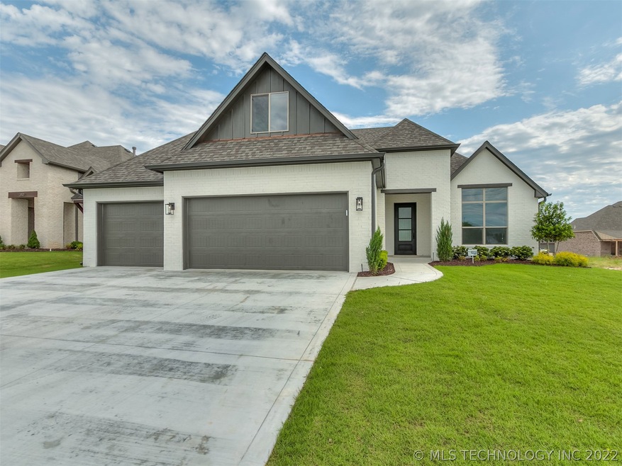 3811 W Tucson Place, Broken Arrow, OK 74011 - photo 1