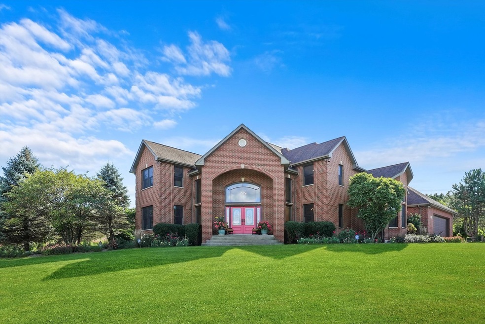 3057 E Lakeview Dr, Crete, IL 60417 - photo 1